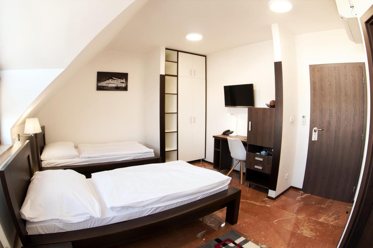 Hotel Slunecni Dvur Brno Exterior photo